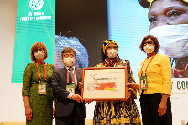 Cécile Ndjebet Wins Wangari Maathai Forest Champions’ Award 2022